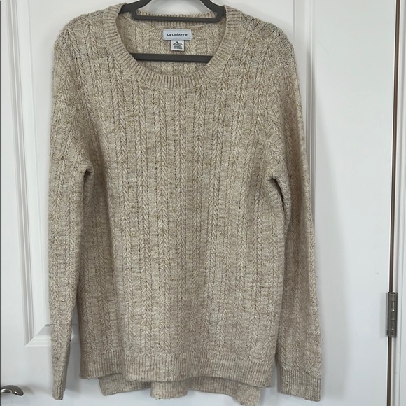Liz Claiborne Sweaters - Liz Claiborne Cream Crew Neck Sweater with Ribbed Texture. Beautiful Gold Specs